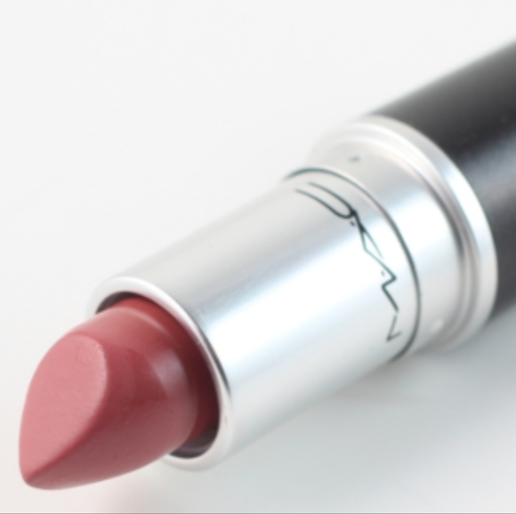 💋 M•A•C Amplified Creme Lipstick 💄 - Picture 5 of 15